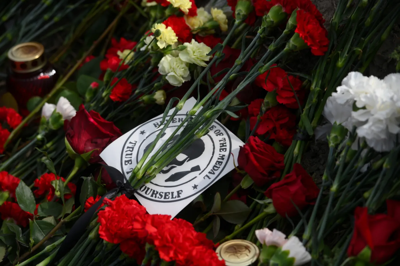 Śmierć Prigożyna. Kwiaty przed dawną siedzibą Grupy Wagnera