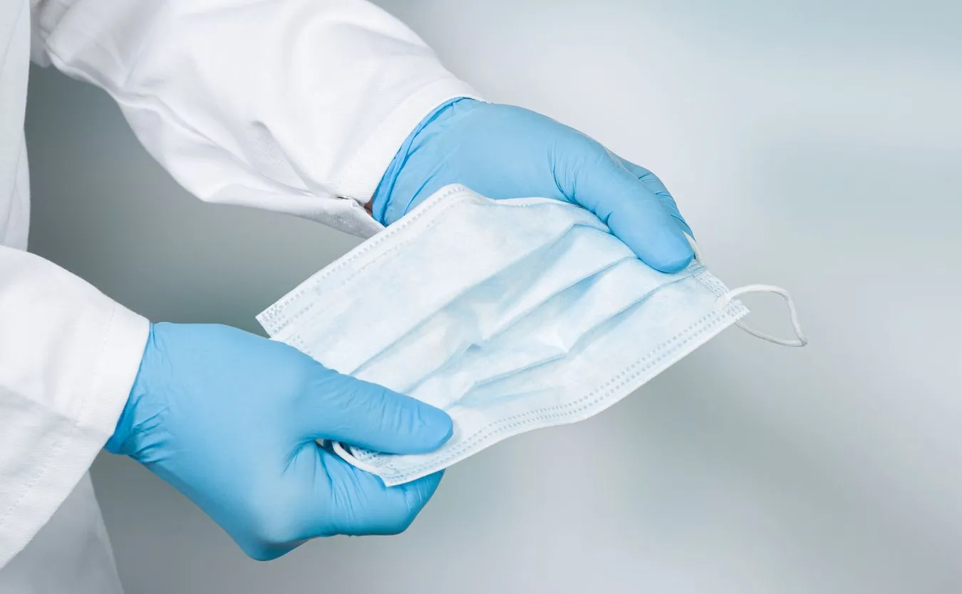 Lockdown i maseczki ograniczyły skutki pandemii? Ten RAPORT rozwiewa wątpliwości