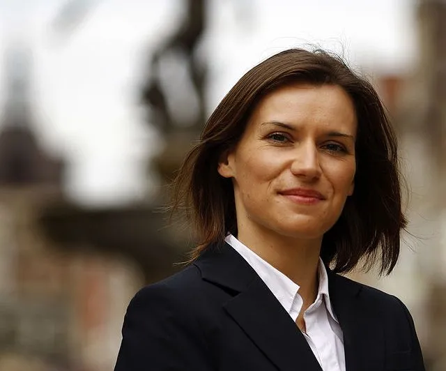 "To są źli ludzie". Posłanka KO uderza w Kościół katolicki. W tle metoda in vitro