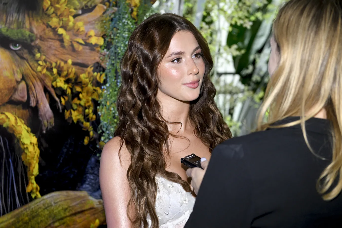 Roksana Węgiel w bikini wygina śmiało ciało  na dachu budynku [FOTO]