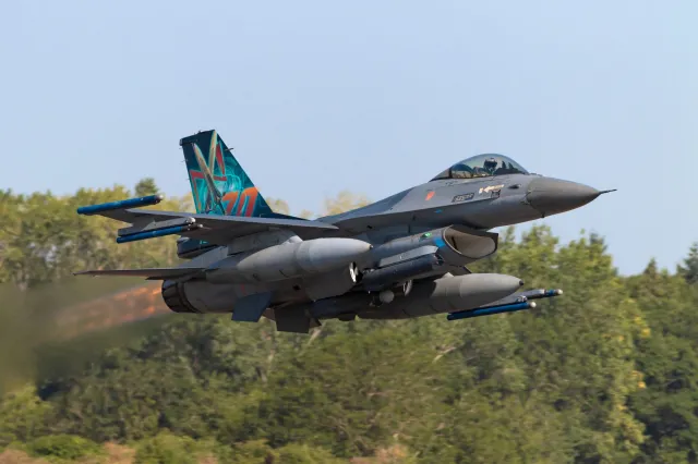 Holenderskie F-16 szybko się na Ukrainie nie pojawią. OŚWIADCZENIE MON