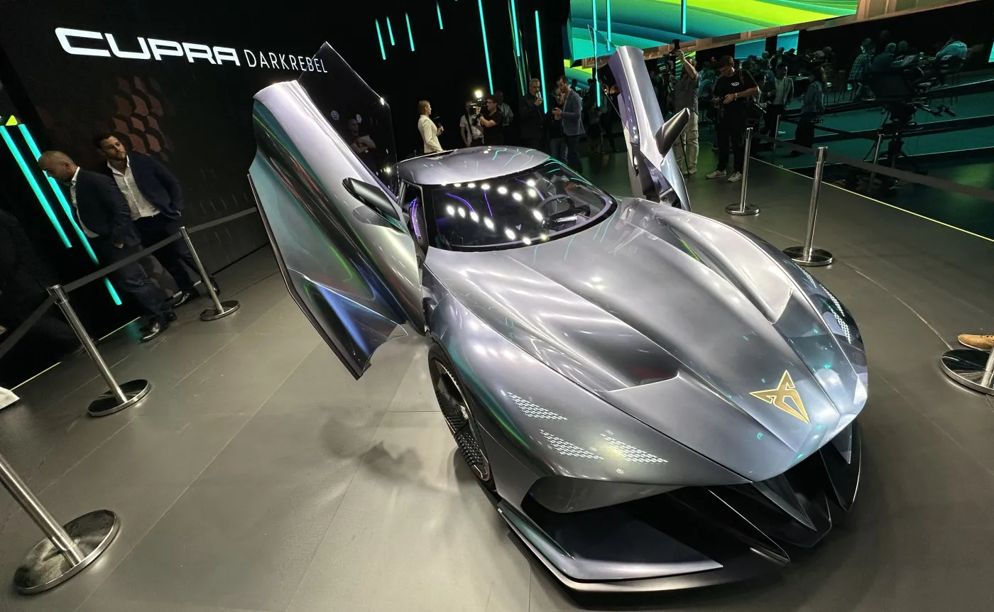 cupra-darkrebel-37911477.jpg