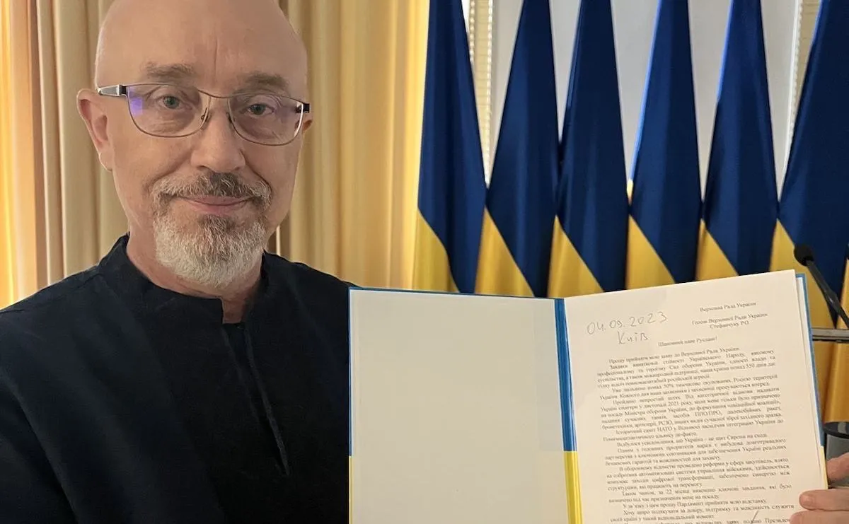 Reznikow żegnany oklaskami. Parlament przyjął wniosek, Ukraina bez ministra obrony