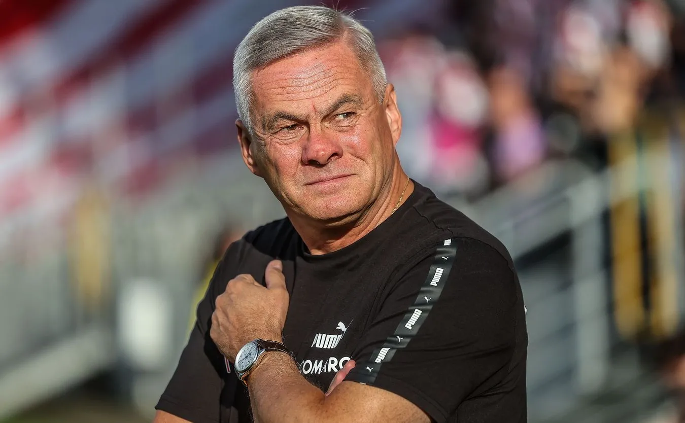 Trener Cracovii: Widzew jest teraz niewiadomą