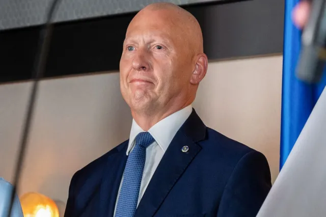 Gen. Różański uderza w szefa MON. "Pan nie potrafi ochronić Polaków przed pojedynczymi rakietami"