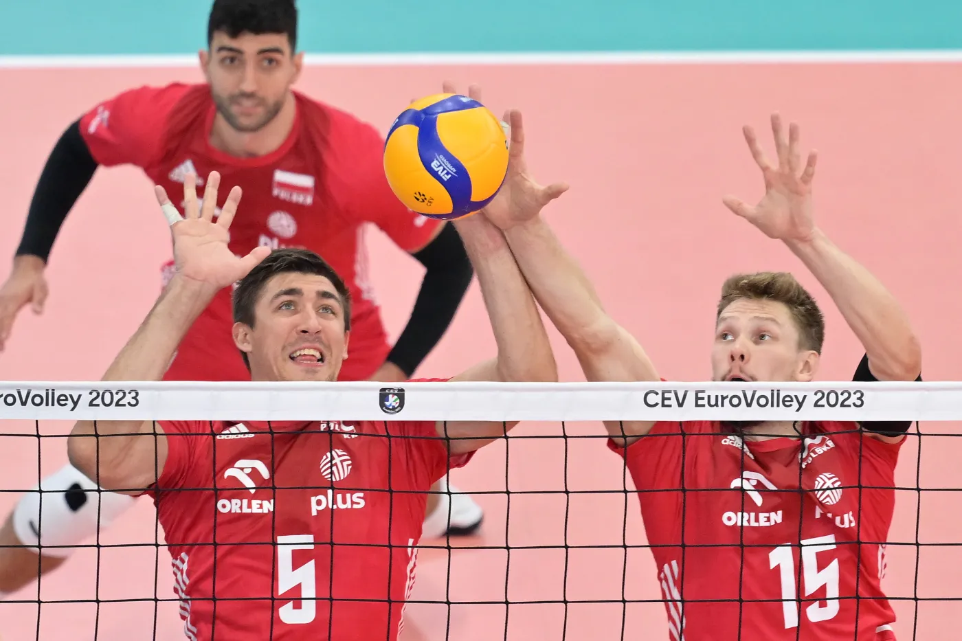 Polscy siatkarze kroczą od zwycięstwa do zwycięstwa. Paryż coraz bliżej