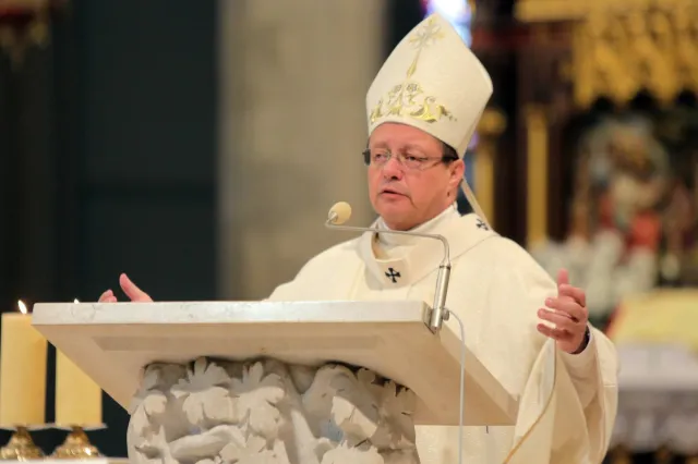 Dosadne słowa abp. Rysia: Kościół jest w ruinie