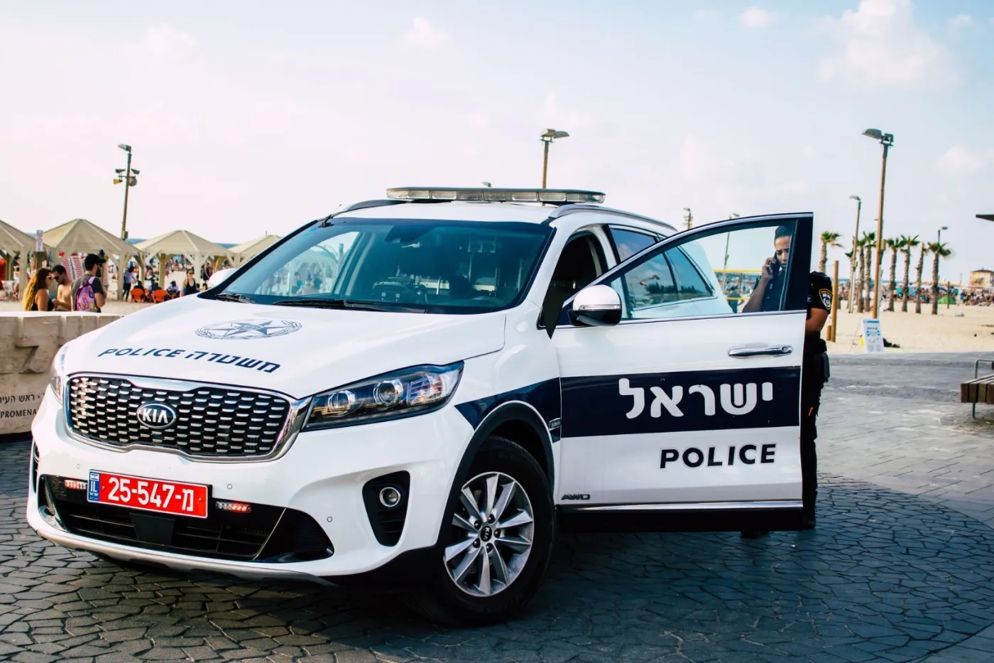 Samochód wjechał w tłum ludzi w Tel Awiwie. Padły strzały