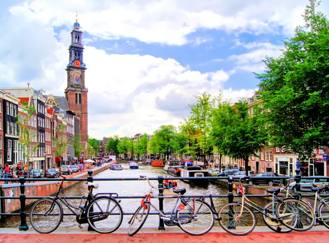 Wenecja Północy w wydaniu city break. 5 miejsc w Amsterdamie, których nie możesz pominąć