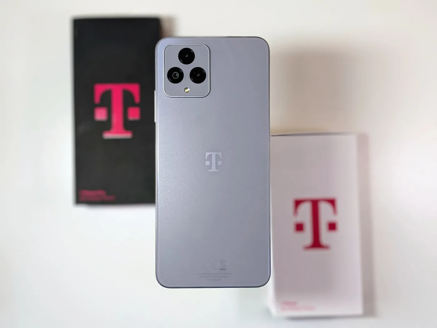 t-phone-5g-2023-37964543.jpg