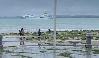 Prom Marco Polo na mieliźnie. Straż przybrzeżna: Trwa walka z czasem