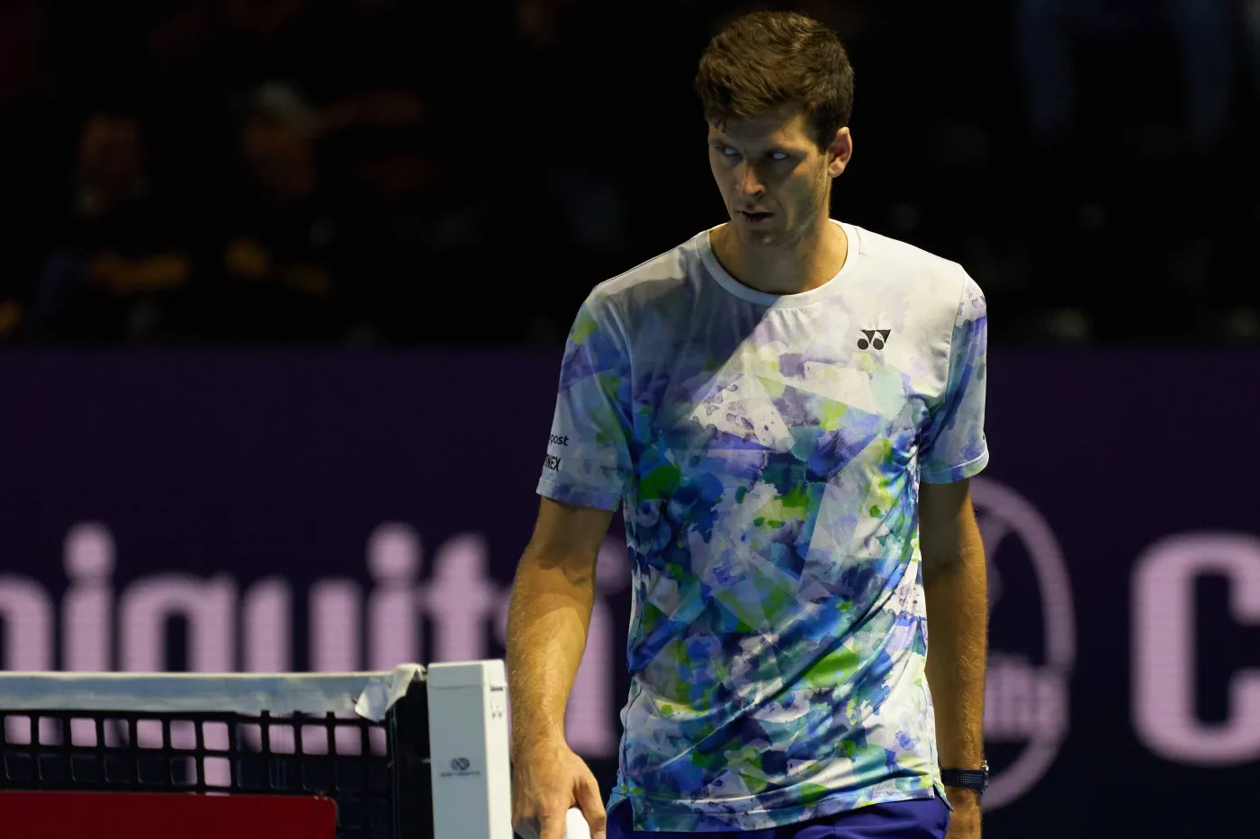 Uraz palca i krew nie zatrzymały Huberta Hurkacza. Polak w finale turnieju ATP w Bazylei