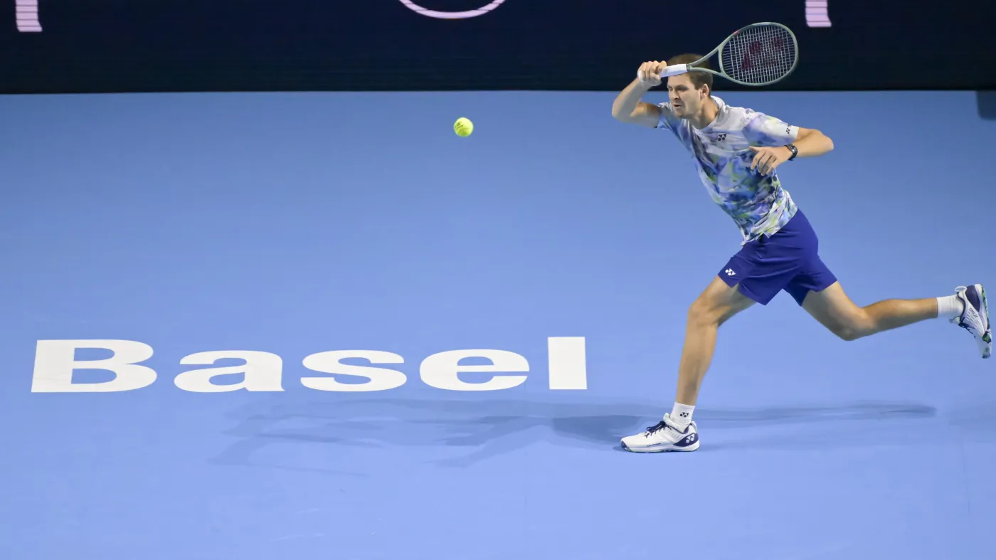 Hurkacz przegrał finał w Bazylei. Grał z grymasem bólu na twarzy i kulał na korcie