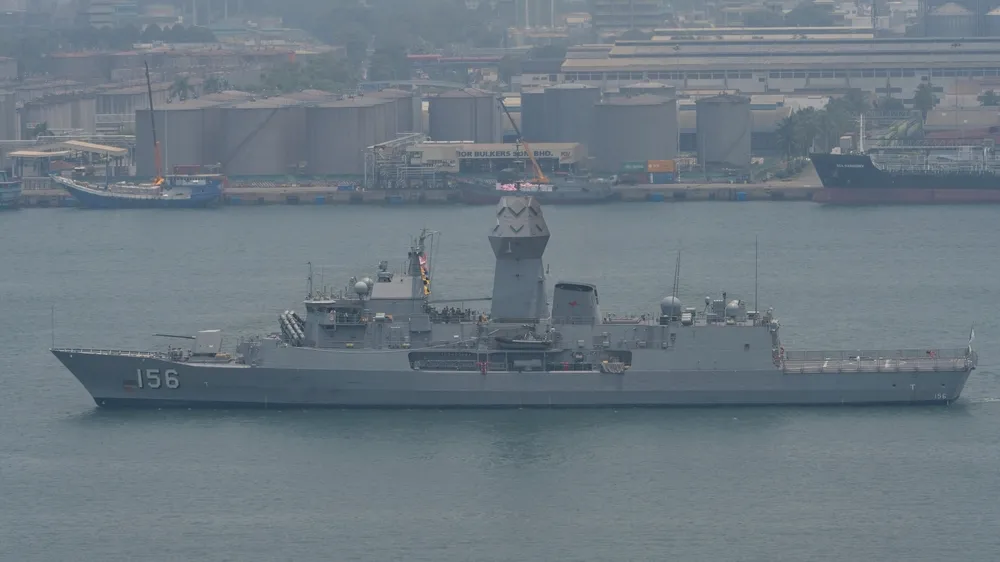 Incydent w pobliżu Japonii, australijscy nurkowie ranni. Zeszli, by oczyścić śrubę, wtedy chiński okręt...