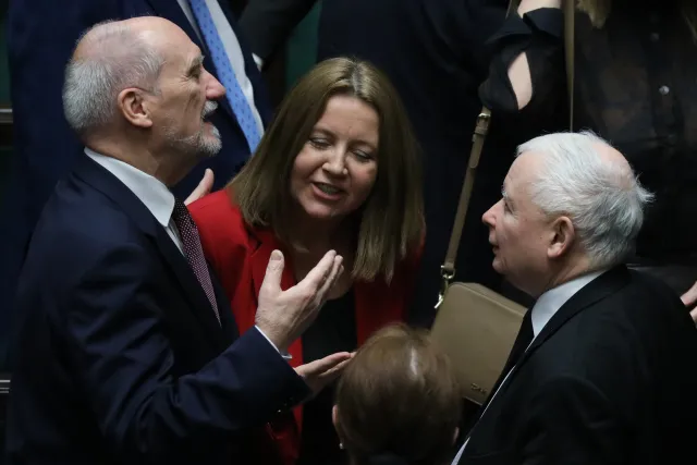 Lichocka mówi o zamachu na media publiczne. "Barbarzyńskie działania"