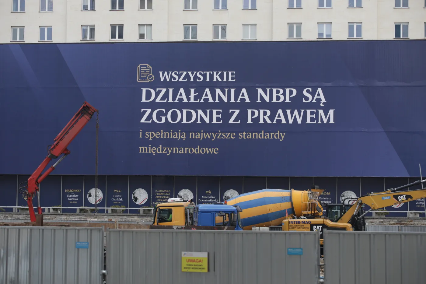 "Przejaw desperacji". Glapiński banerami broni się przed Trybunałem Stanu?