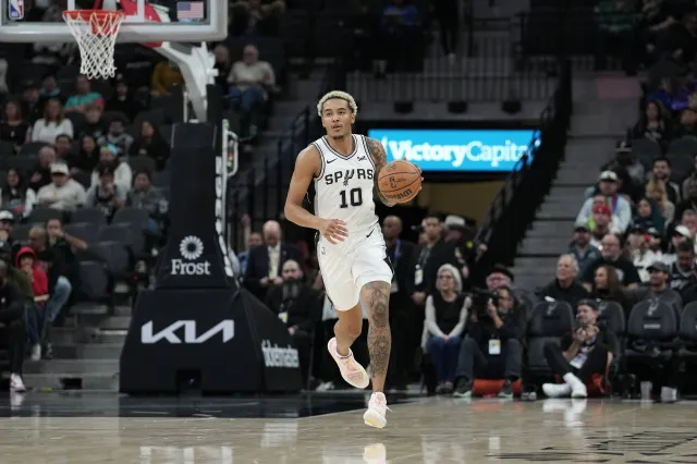 Sochan "wypadł" z pierwszej piątki. Spurs o krok od niechlubnego rekordu