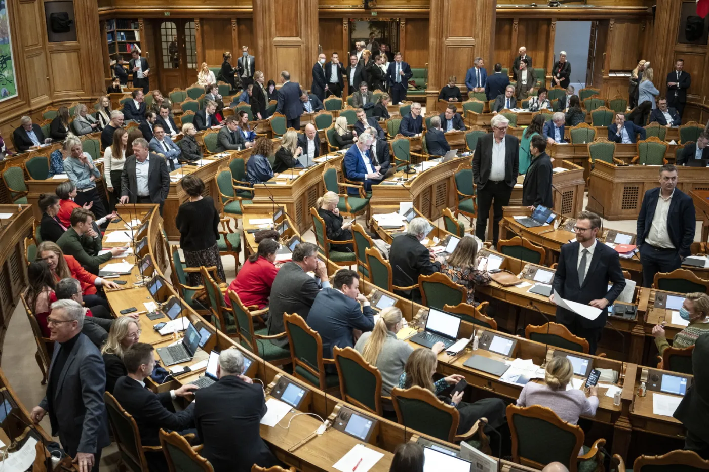 Spalisz Koran, złamiesz prawo. Parlament tego kraju zaostrzył przepisy