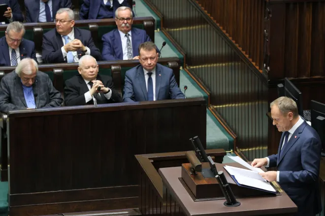 Druga waloryzacja, podwyżki dla nauczycieli, kasowy PIT... Gospodarcze plany Tuska