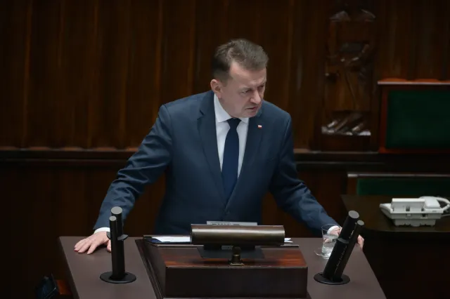 Błaszczak odrzekł na słowa Tuska o "manifeście szarego człowieka": Pan nie ma skrupułów