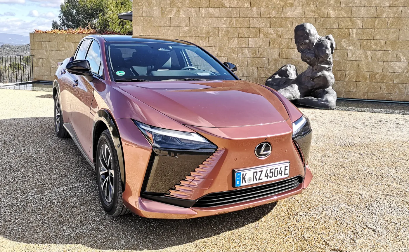 lexus-rz-450e-38008301.jpeg