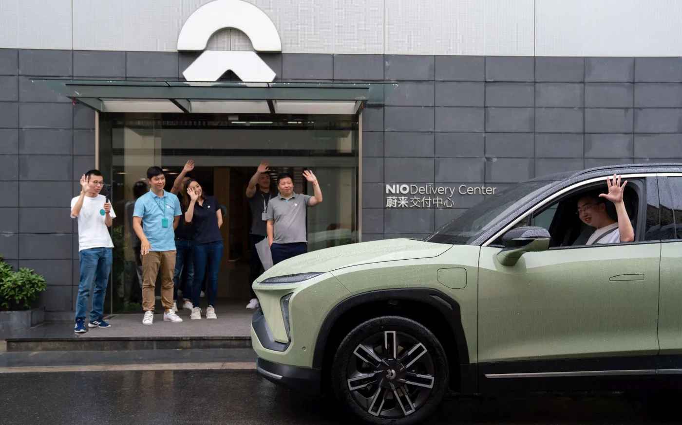Chińczycy z NIO idą na wojnę z Teslą. W Europie będzie nowa tania marka aut