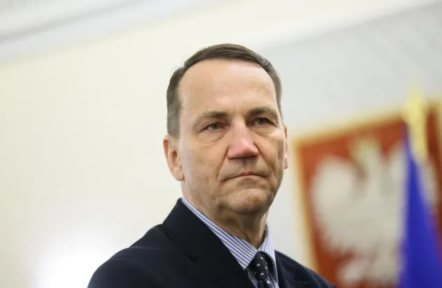 Sikorski reaguje na zmasowany atak na Ukrainę. "Powinniśmy odpowiedzieć"