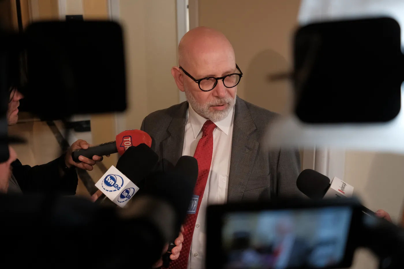 "Bezprawne decyzje ministra, nielegalne działania likwidatorów". Maciej Świrski zapowiada "stosowne kontrole"