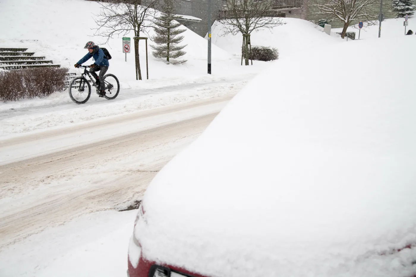 Trudne warunki drogowe w pomorskim. Zamknięto szkoły w kilku gminach