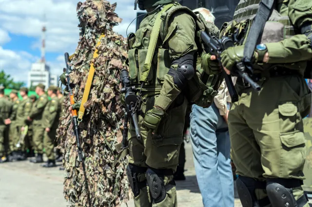 Ukraiński dron zaatakował w Petersburgu. Wcześniej przeleciał nad rezydencją Putina