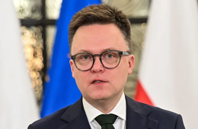 Barierki wróciły przed Sejm. Rzeczniczka Hołowni odpowiada na zarzuty