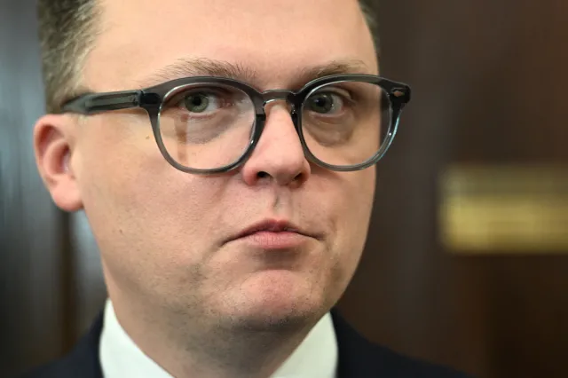 "Funkcja marszałka nie polega na lansie". Błaszczak upomniał Hołownię, doczekał się ciętej odpowiedzi...