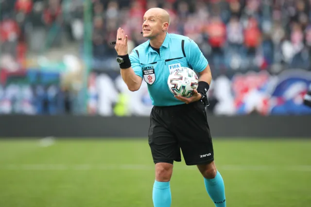Poznaliśmy sędziów na Euro. Wśród głównych arbitrów nie ma Polaka [LISTA]
