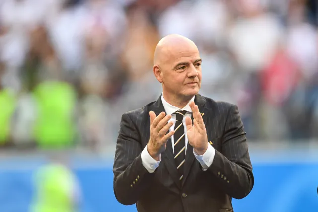 FIFA chce dokonać rewolucji w piłkarskich transferach