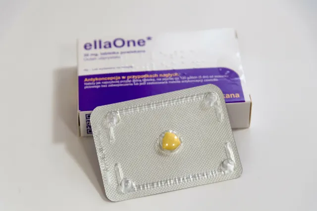 Dla kogo tabletka "dzień po"? Politycy kłócą się o wiek