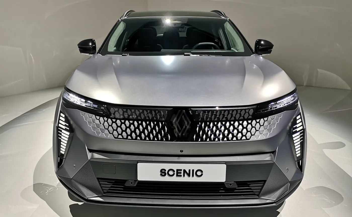 renault-scenic-37908511.jpg