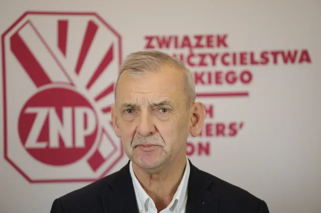 Nowacka potwierdza: HiT znika ze szkół. Broniarz: Zmiany uzasadnione