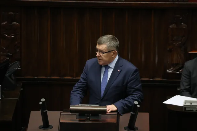 Polityk PiS do liderów PO: Przeproście Glapińskiego