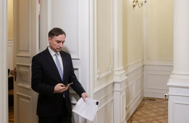 Nowe informacje o stanie zdrowia Ziobry. Wójcik mówi o przerzutach