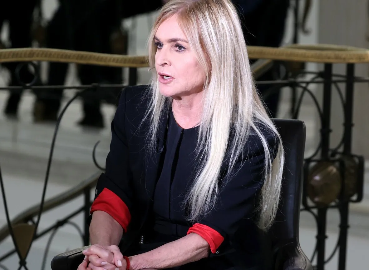 Monika Olejnik w niecodziennej stylizacji. Złote spodnie to dopiero początek [FOTO]