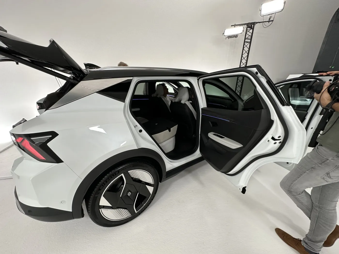 renault-scenic-37908381.jpg