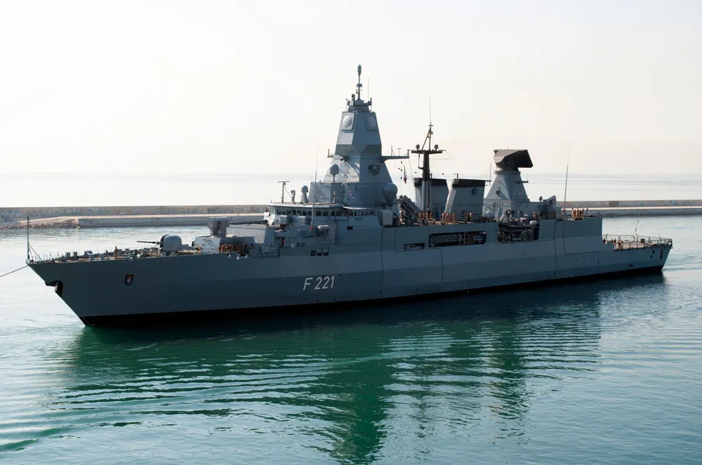 Niemiecka fregata "Hessen" oddała strzały na Morzu Czerwonym