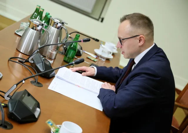Transmisja online: przesłuchanie Artura Sobonia w sprawie wyborów kopertowych [na żywo, komisja, Sejm]