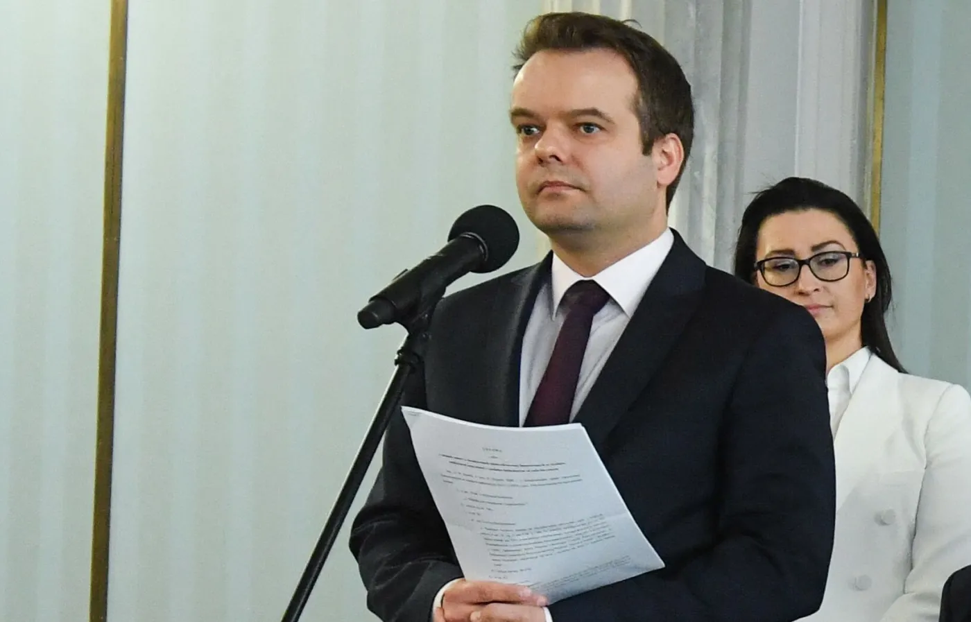 Politycy PiS będą chodzić do "mediów rządowych". Bochenek: Tylko w ten sposób...