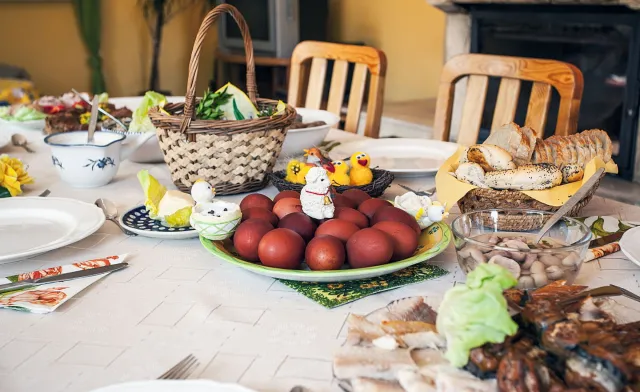 Wielkanoc będzie droższa niż rok temu. W górę poszły jaja, wędliny i warzywa
