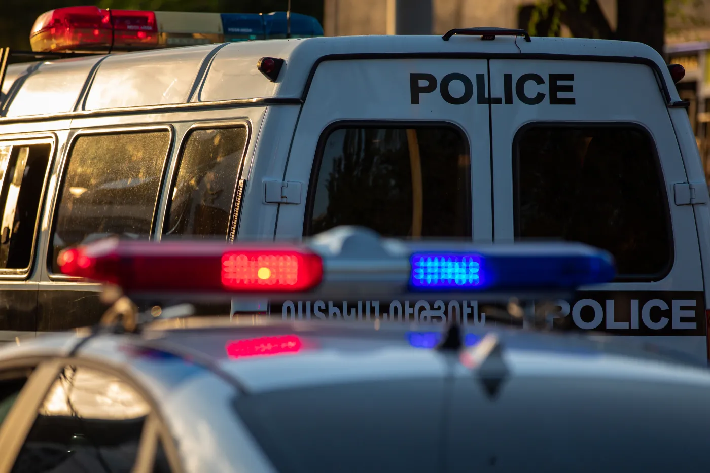 Uzbrojeni wtargnęli do komisariatu. Chcieli odbić swoich