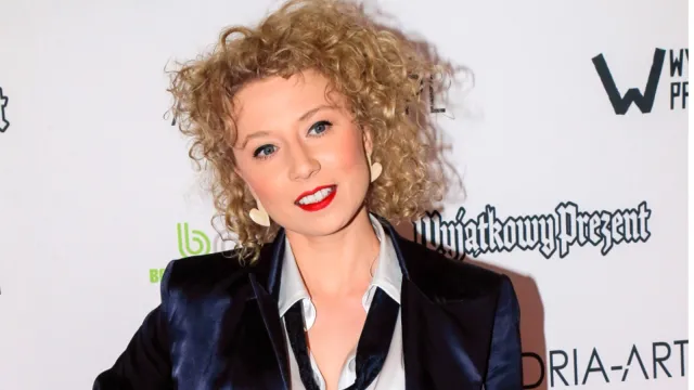 Mąż aktorki z "Na Wspólnej" został burmistrzem. Jego ojciec zginął w Smoleńsku