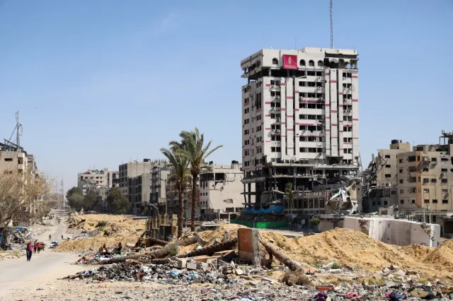 Atak Izraela na cele w Strefie Gazy. Zniszczono też bazę Hezbollahu w Libanie