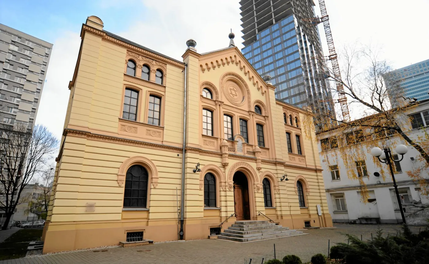 Próba podpalenia Synagogi Nożyków. Polski MSZ, prezydent, dyplomaci jednym głosem potępili atak