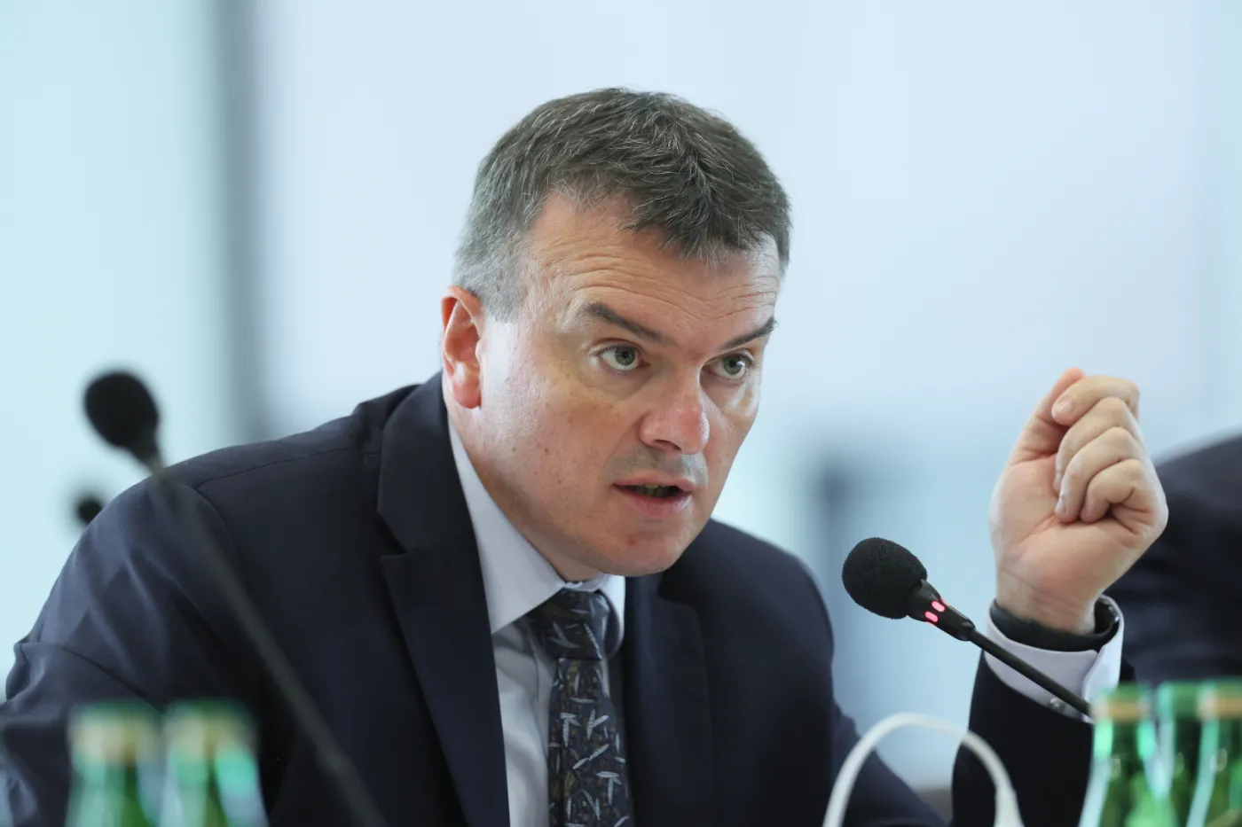 Pierwsze spięcie na przesłuchaniu Morawieckiego. Poseł PiS wyszedł z sali